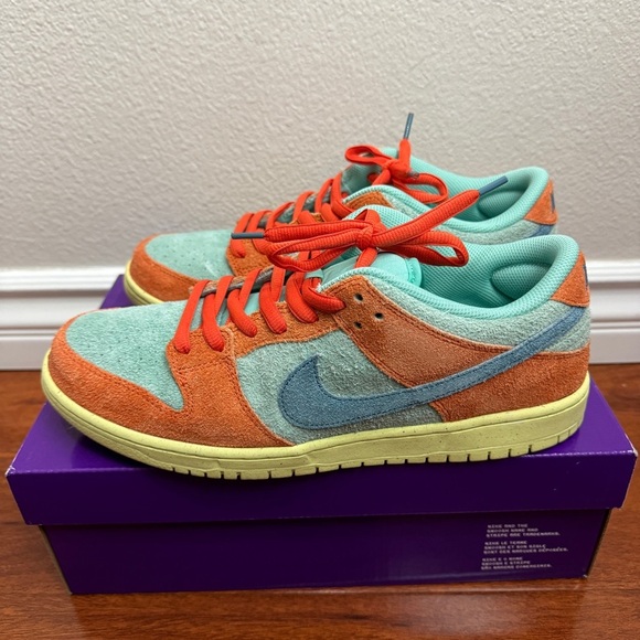 Nike SB Dunk Low Orange Emerald Rise Size 11 - Picture 1 of 10